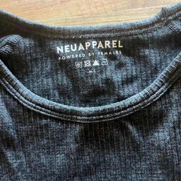 neu apparel long sleeve seamless crop - Picture 3 of 4